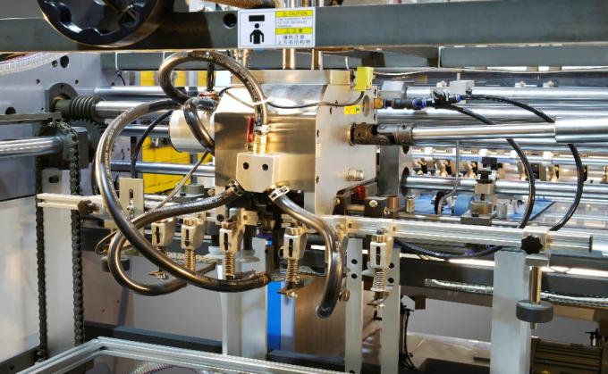 Μηχανή ημιαυτόματης στρώσης χαρτονιού BK-800D 3