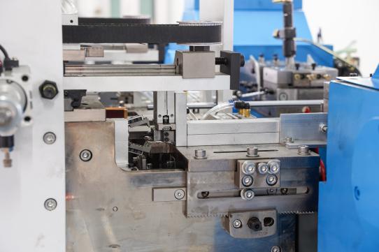 Μηχανή εισαγωγής σχοινιών σε χαρτοσακούλες PRY-450A 8