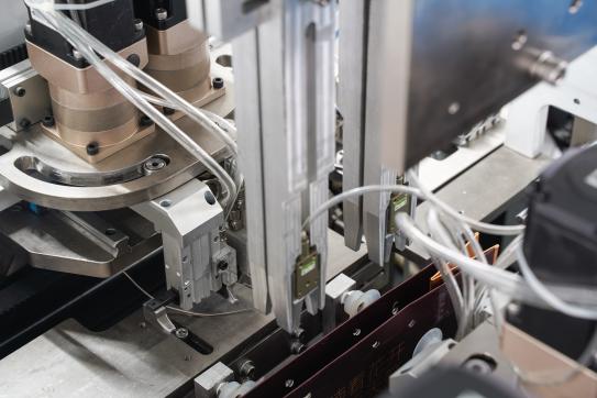 Μηχανή εισαγωγής σχοινιών σε χαρτοσακούλες PRY-450A 10