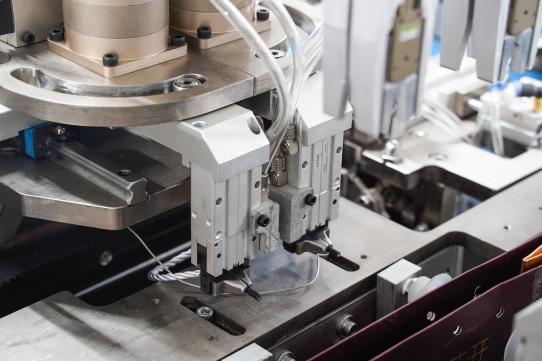 Μηχανή εισαγωγής σχοινιών σε χαρτοσακούλες PRY-450A 9